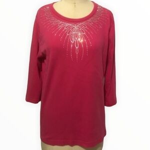 Distinct 3/4 sleeve Tee Size L